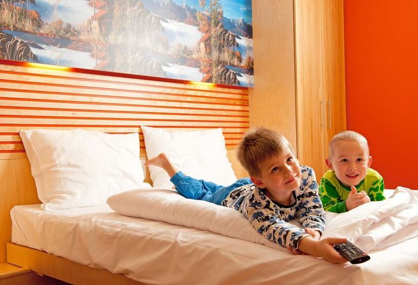 Номер Стандарт Трехместный, Jufa Hotel Grünau Im Almtal