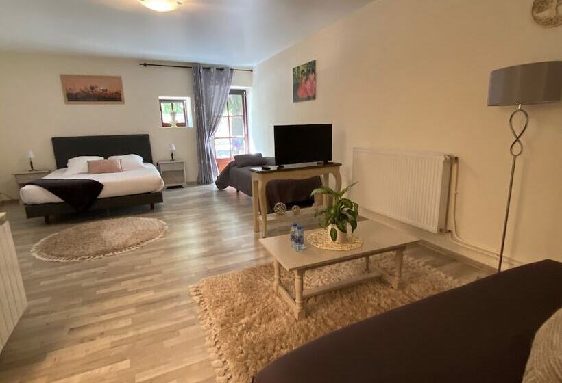 اتاق استاندارد سه نفره, Maison Belles Pierres
