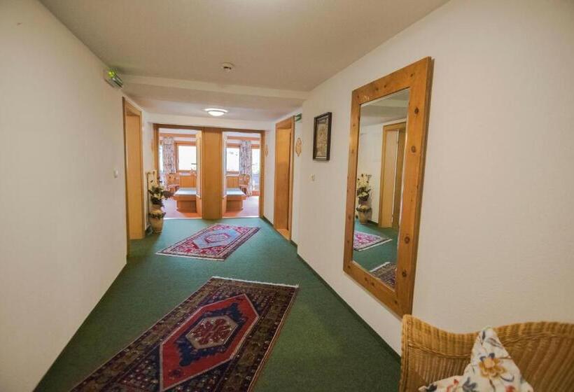 آپارتمان 3 خوابه, Pension Regina