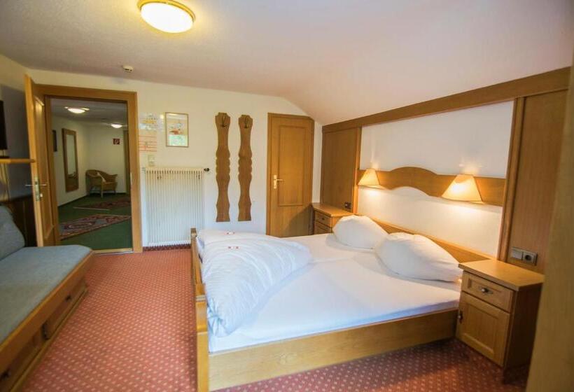 آپارتمان 3 خوابه, Pension Regina