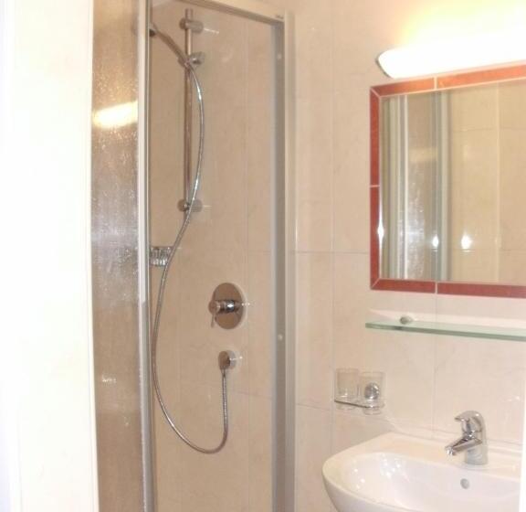 آپارتمان 3 خوابه, Pension Regina