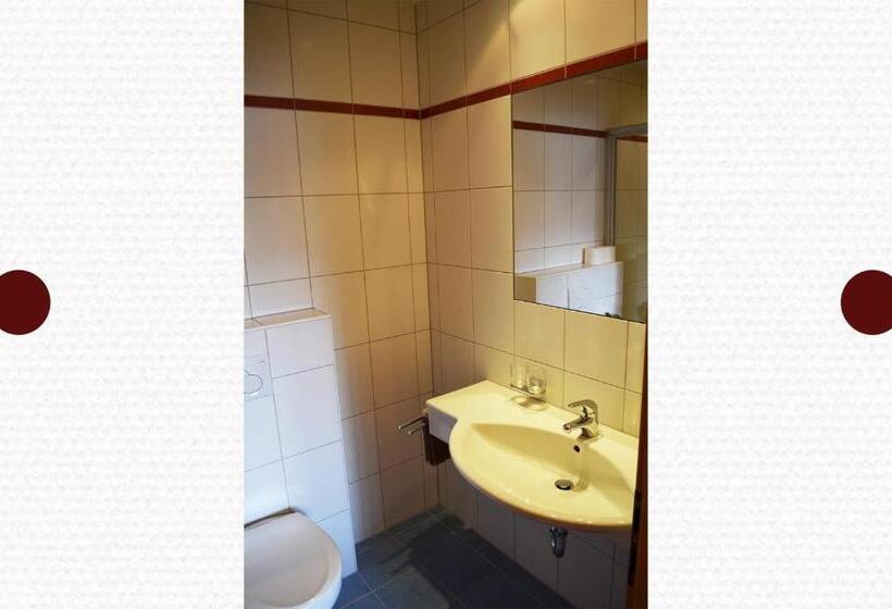 Апартаменты 2 Спальни с Балконом, Poltehof