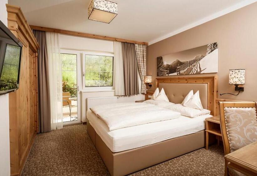 سوییت لوکس, Zillergrundrock Luxury Mountain Resort