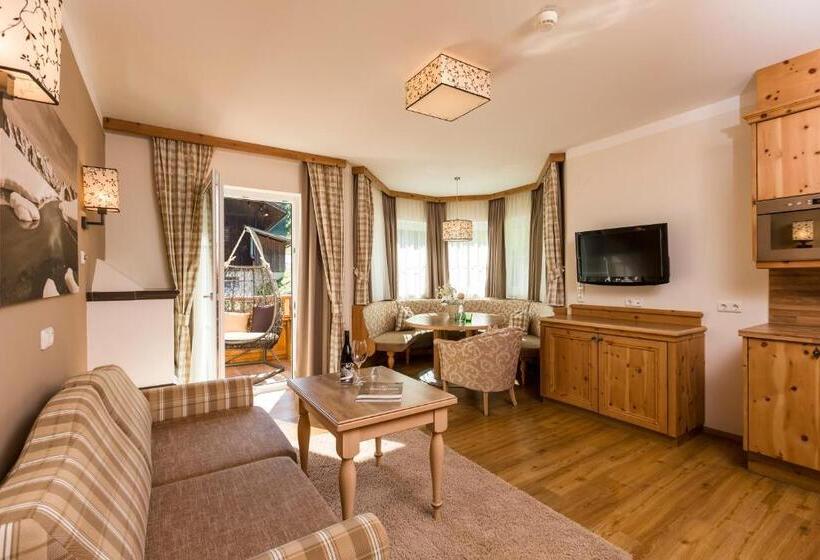 سوییت لوکس, Zillergrundrock Luxury Mountain Resort