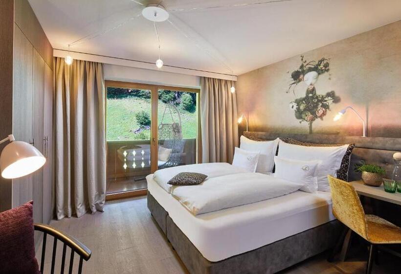 اتاق لوکس با بالکن, Zillergrundrock Luxury Mountain Resort
