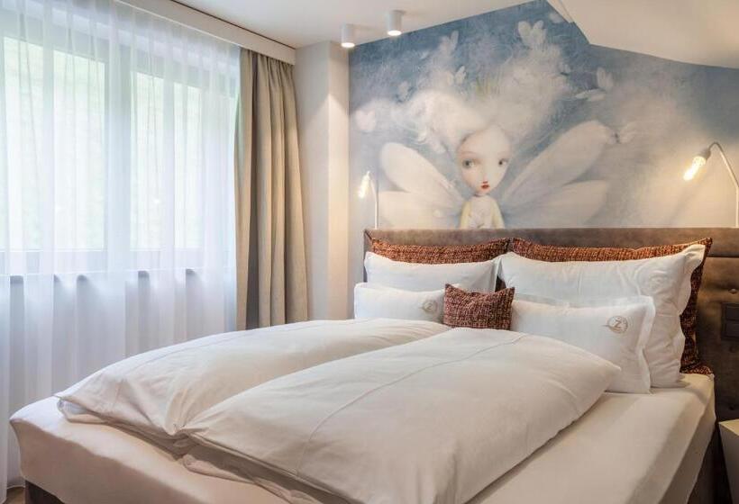 سوییت لوکس, Zillergrundrock Luxury Mountain Resort