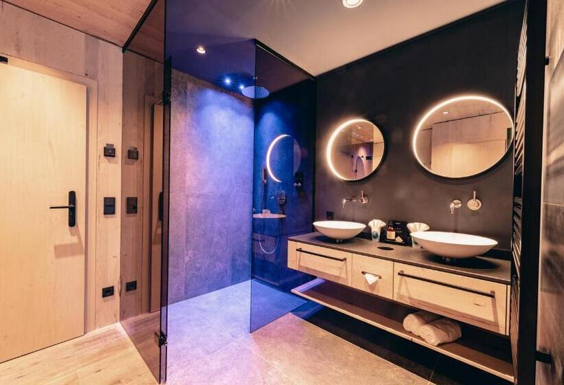 اتاق استاندارد با بالکن, Zillergrundrock Luxury Mountain Resort