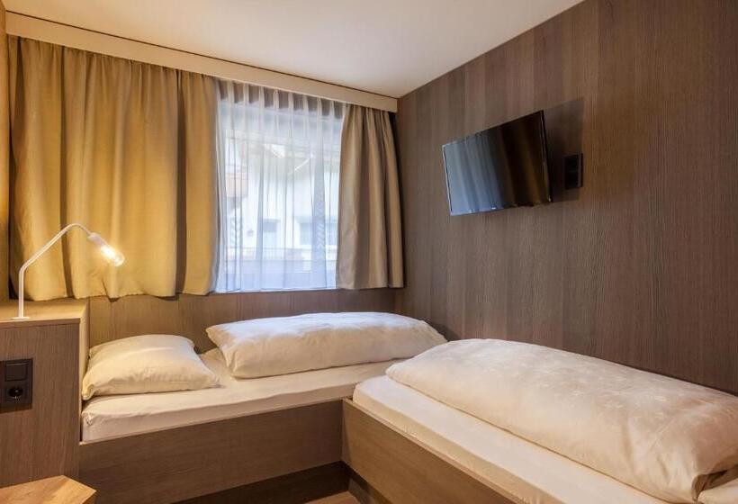 سوییت لوکس, Zillergrundrock Luxury Mountain Resort