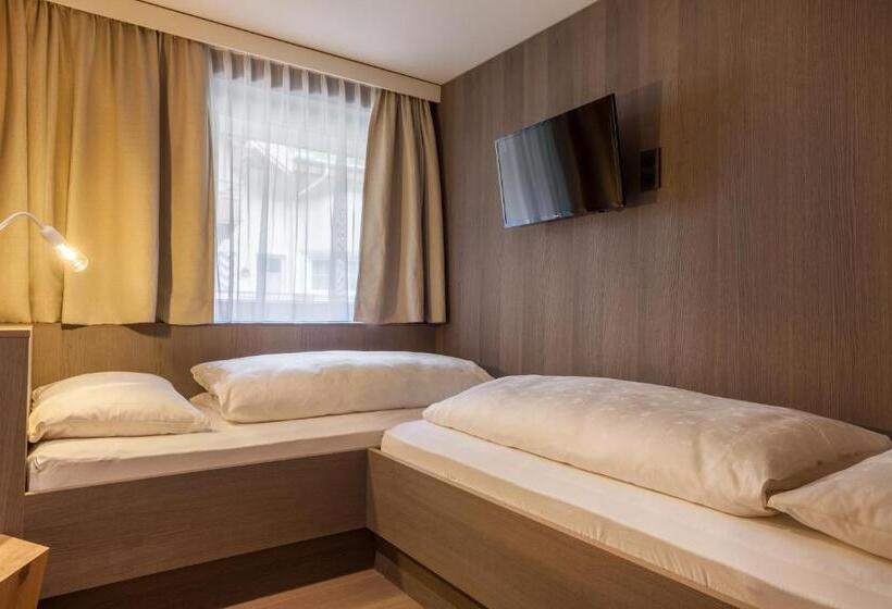 سوییت لوکس, Zillergrundrock Luxury Mountain Resort