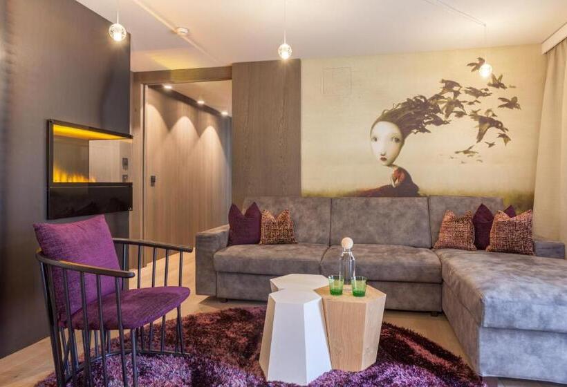 سوییت لوکس, Zillergrundrock Luxury Mountain Resort