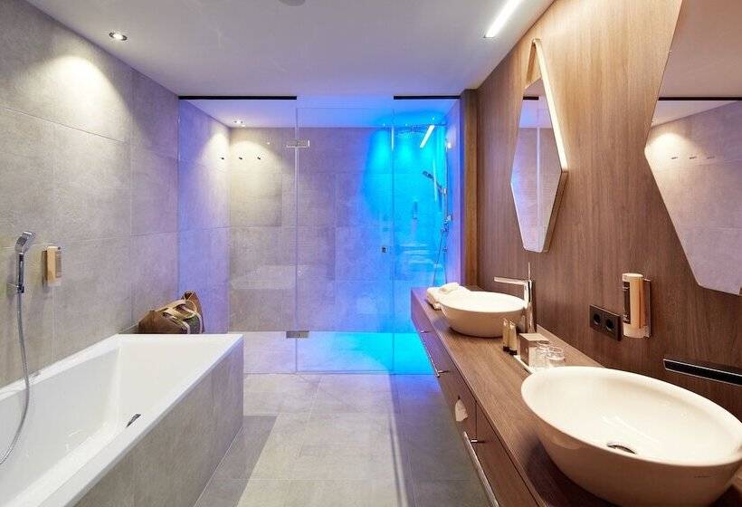سوئیت پریمیوم, Zillergrundrock Luxury Mountain Resort