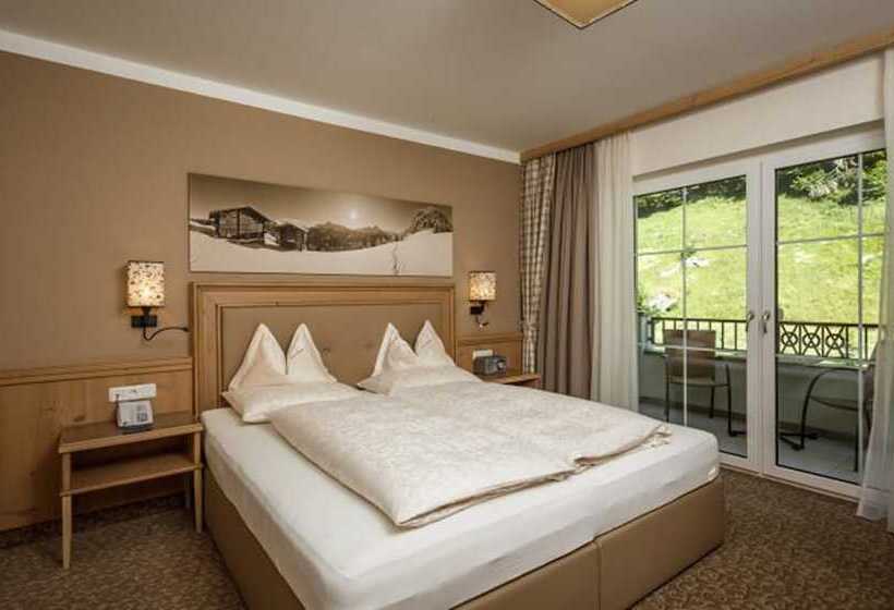سوییت لوکس, Zillergrundrock Luxury Mountain Resort