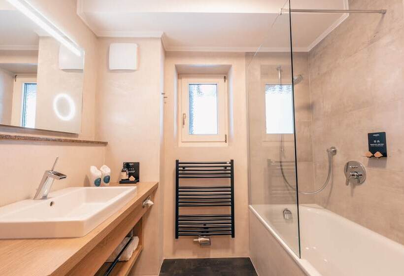 سوئیت پریمیوم, Zillergrundrock Luxury Mountain Resort