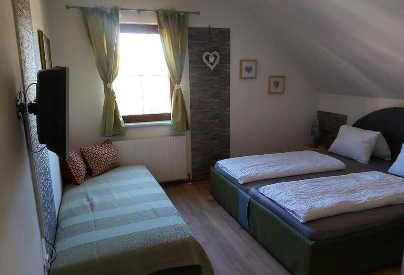 Трехместный Номер Классика, Dreimaederlhaus Pension