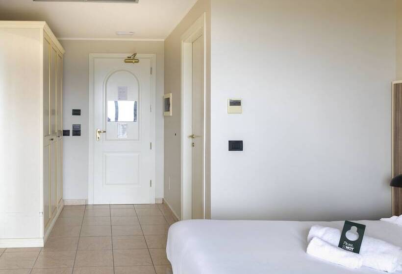 Номер Стандарт, B&b Hotel Pomezia Cortese