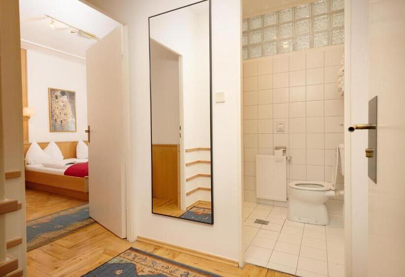 اتاق استاندارد سه نفره, Liebeteggerklagenfurt