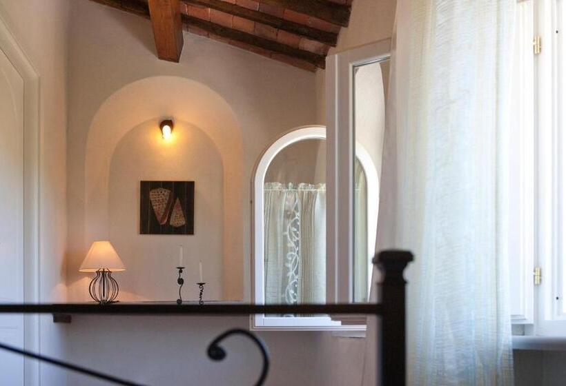 اتاق استاندارد, Santo Stefano