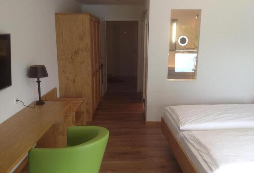 اتاق لوکس خانوادگی, Seehotel Lilly