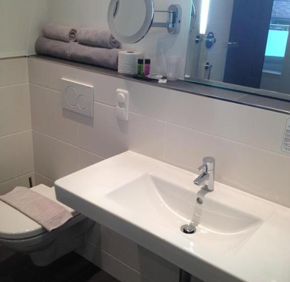 اتاق لوکس با چشم‌انداز دریاچه, Seehotel Lilly