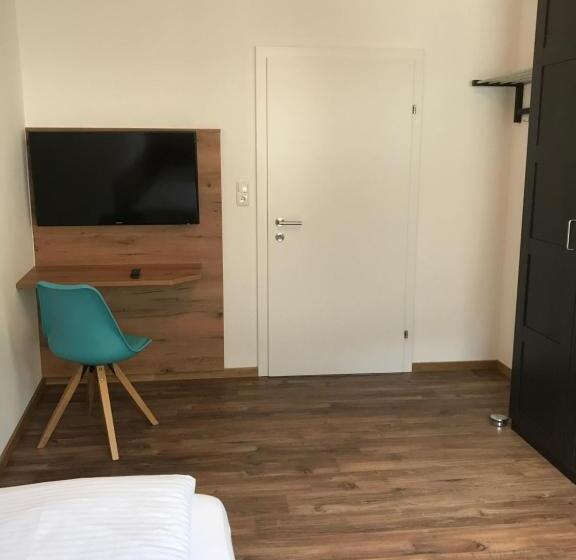 اتاق استاندارد یک نفره, Seehotel Lilly