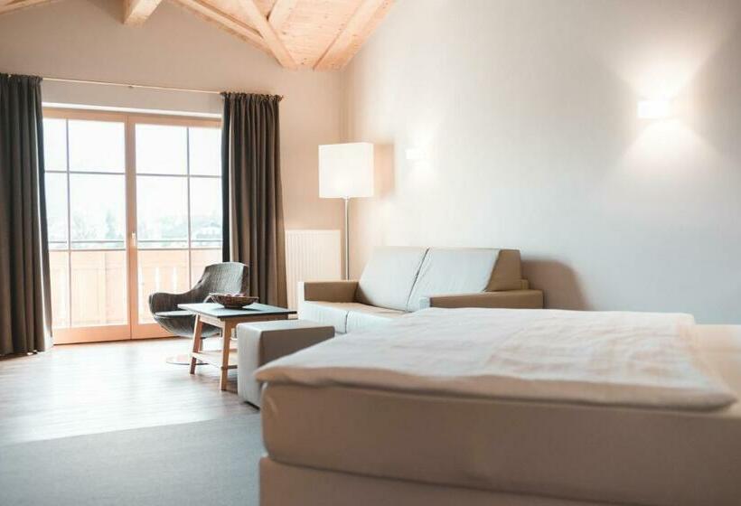 اتاق سوپریور با چشم‌انداز, Tiefenbrunn Gardensuites & Breakfast
