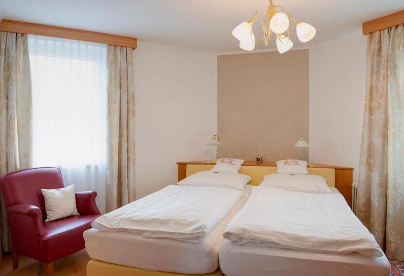 Номер Стандарт, Gasthof Hametner Mit Innviertlerhof Mit Direktem Zugang Zur Therme Mediterrana Durch Unseren Garten!