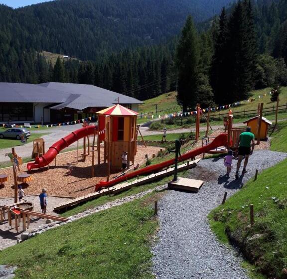 آپارتمان 2 خوابه با بالکن, Simonbauerhof