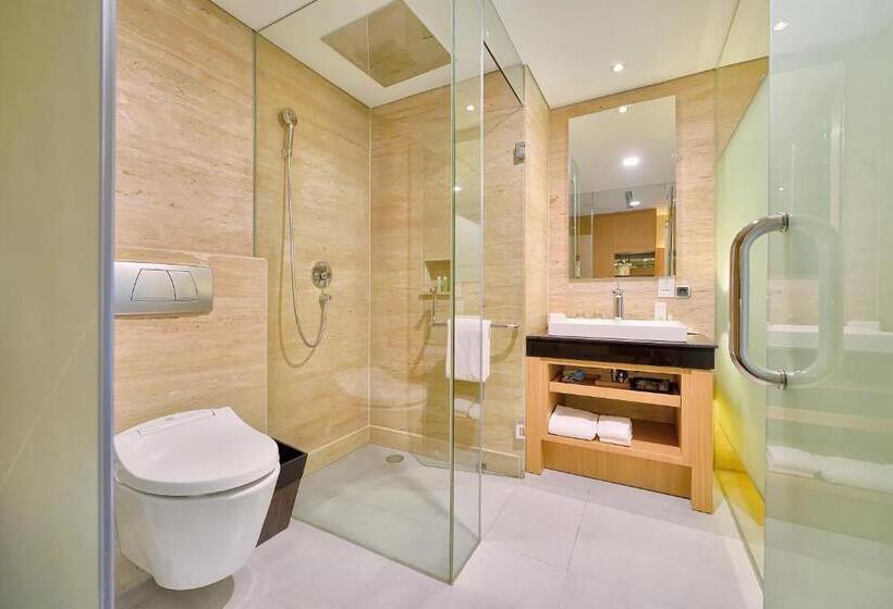 Superior Room with Terrace, De Vins Sky Hotel Seminyak