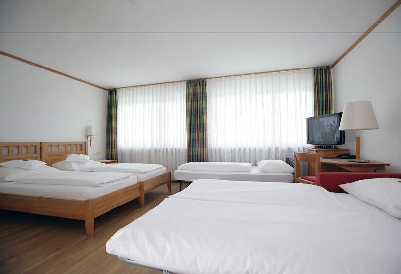 패밀리 룸, Badhotel Restaurant Stauferland