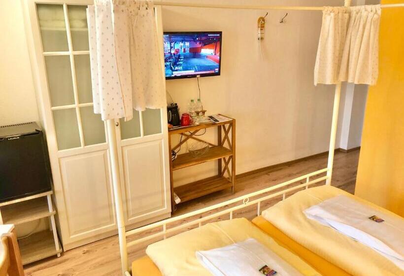 Quarto Superior com Sacada, Haus Am Kurpark