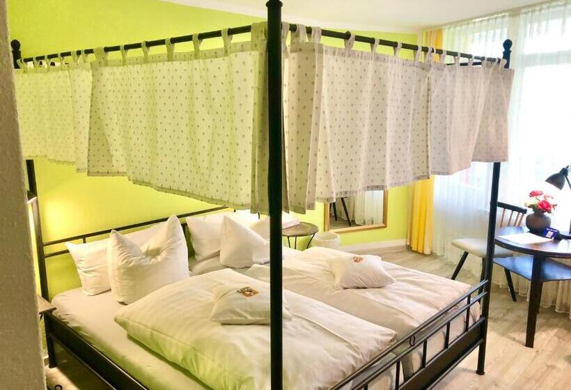 Quarto Superior com Sacada, Haus Am Kurpark