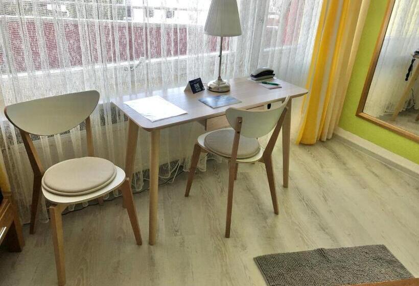 Quarto Superior com Sacada, Haus Am Kurpark