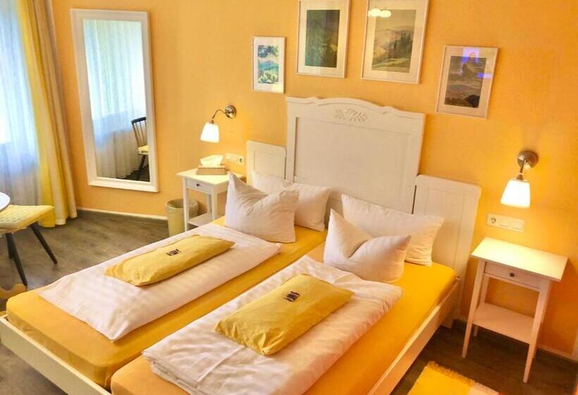 Quarto Superior com Sacada, Haus Am Kurpark