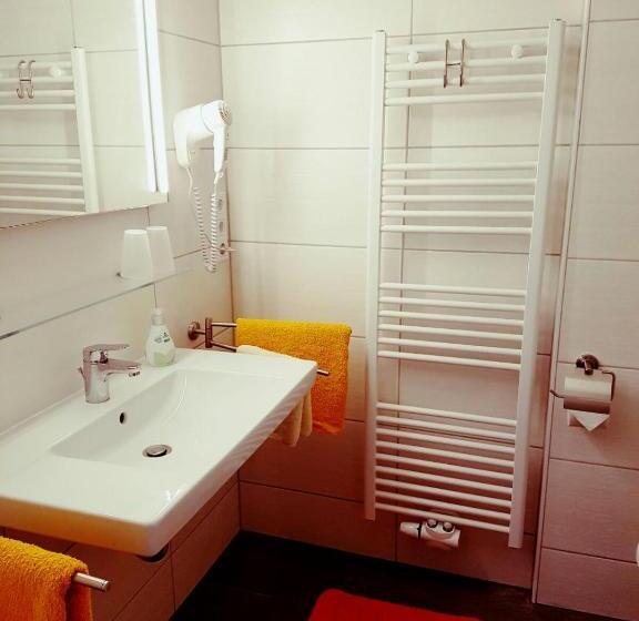 Трехместный Номер Стандарт с Балконом, Naturkost Hotel Harz