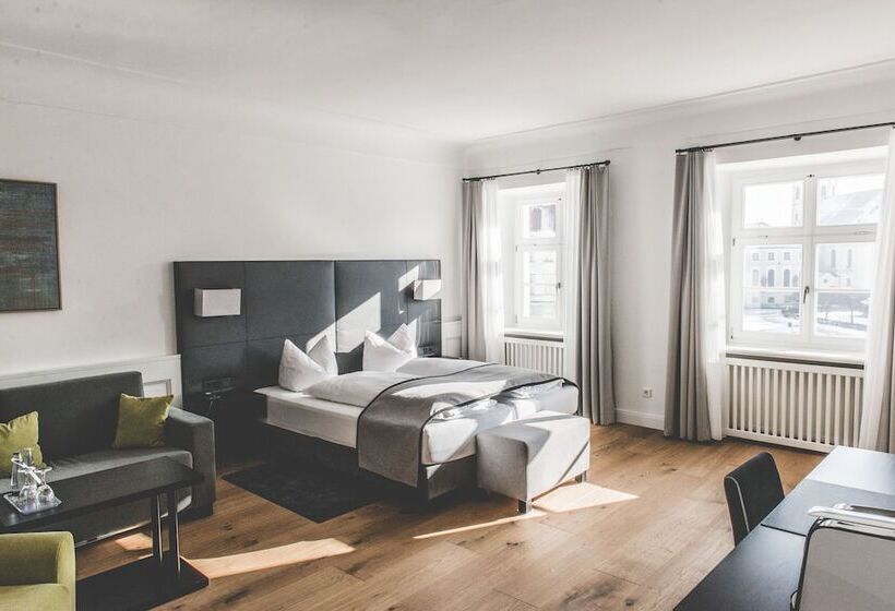 Номер Стандарт, Münchner Hof