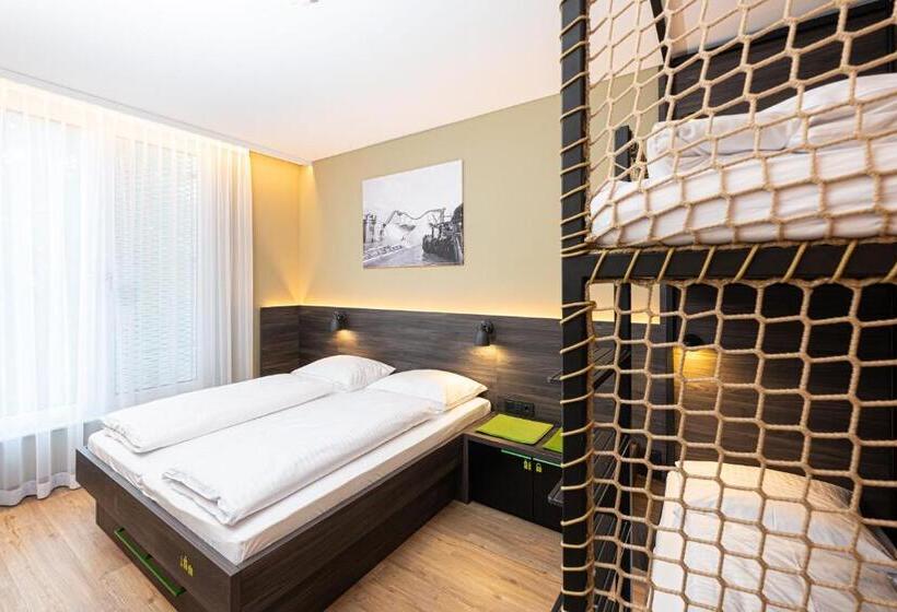 Quarto Familiar, Am Park
