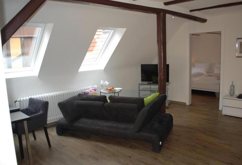 3 Bedroom Suite, Alt Warburg