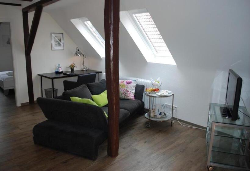 3 Bedroom Suite, Alt Warburg
