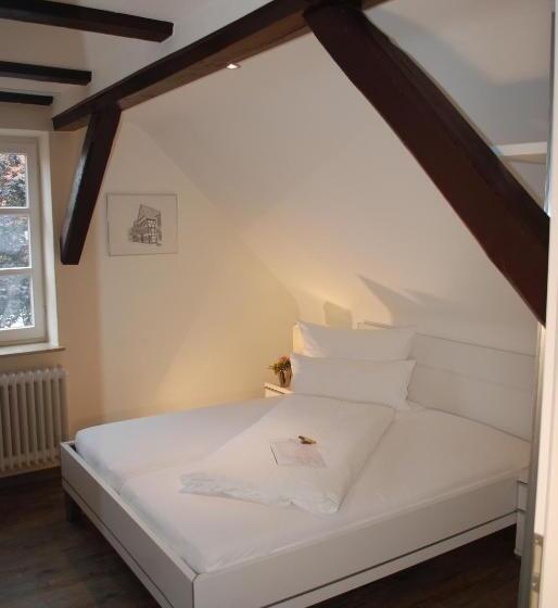 3 Bedroom Suite, Alt Warburg