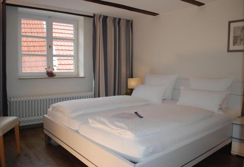 3 Bedroom Suite, Alt Warburg