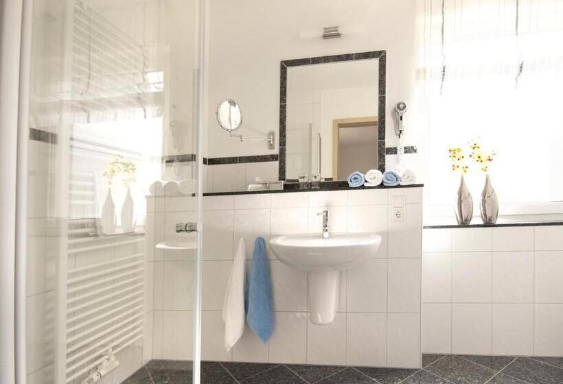 Номер Комфорт, & Ferienappartements Edelweiss