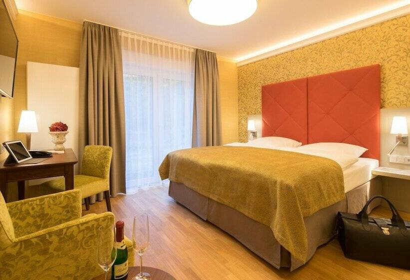 디럭스 룸, Parkhotel Güldene Berge