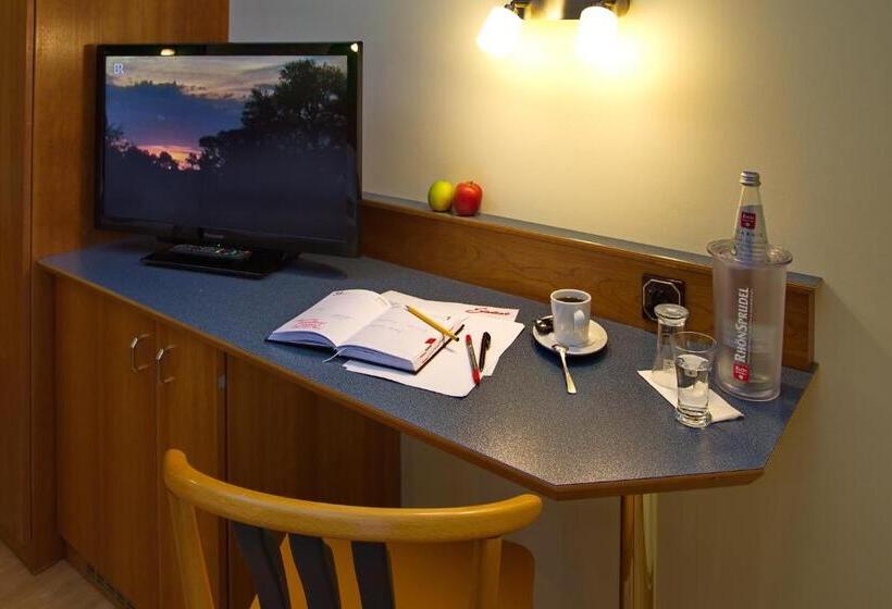 Номер Стандарт, Stadtcafé Hotel Garni