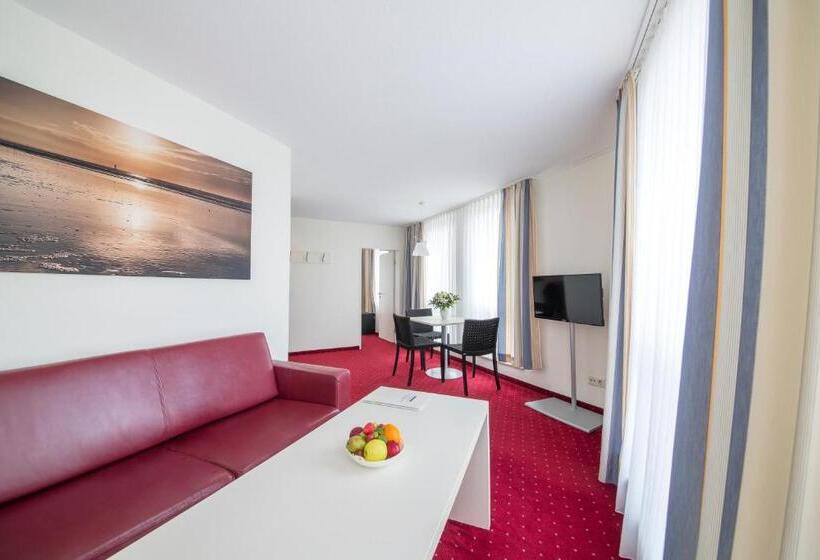 Deniz Manzaralı Süit, Michels Strandhotel Germania