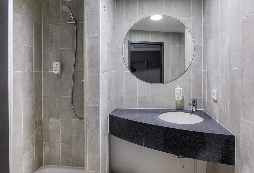 חדר סטנדרט לשלושה, B&b Hotel Stuttgart Vaihingen