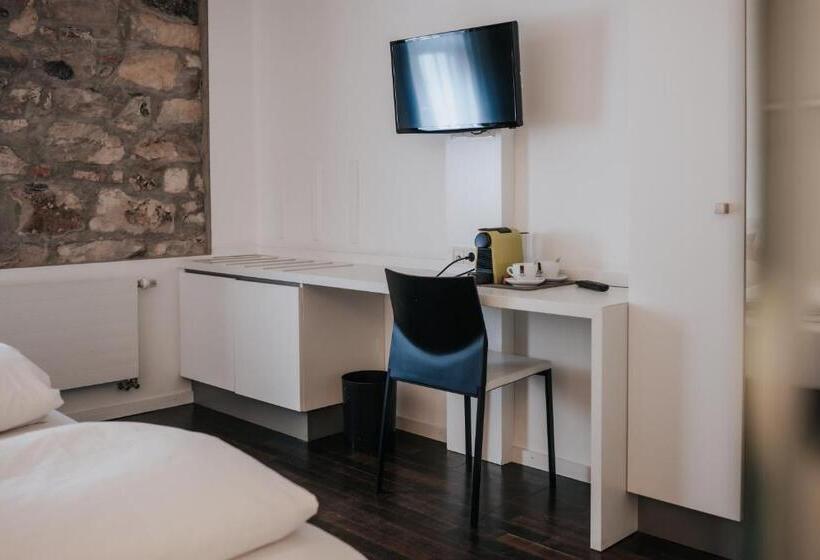 스탠다드 룸, Design Hotel & Restaurant Löwen