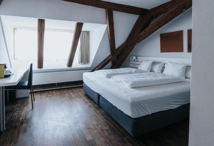 디럭스 룸, Design Hotel & Restaurant Löwen