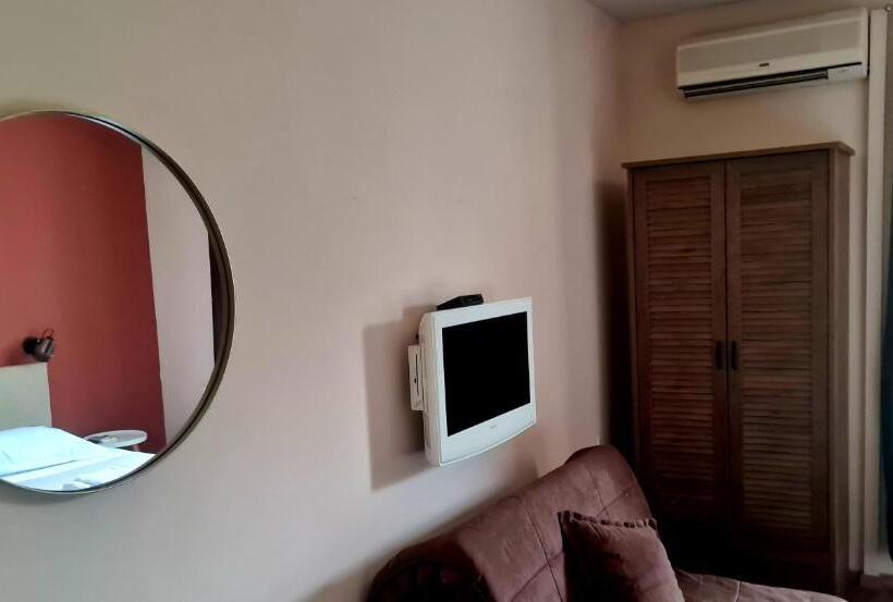 استودیوی استاندارد, Beach Villa Bozikovic