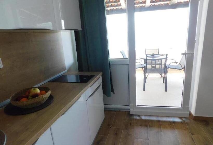 استودیوی لوکس, Beach Villa Bozikovic