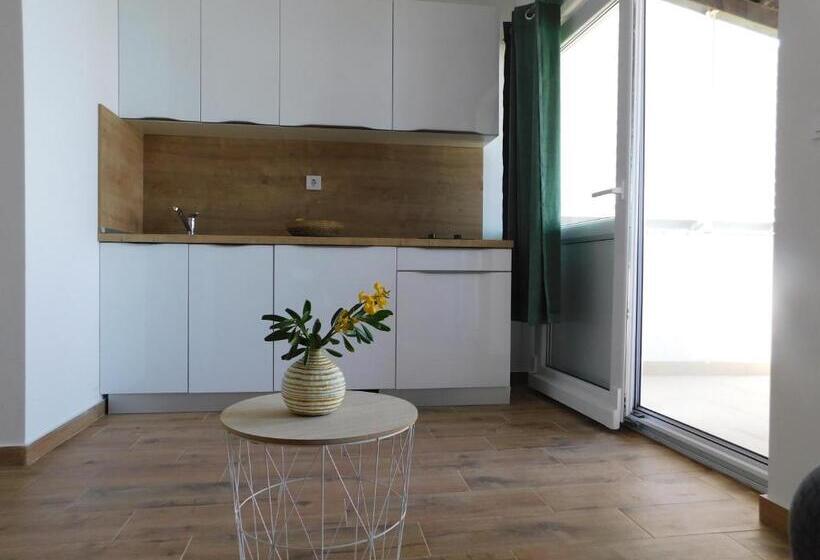 استودیوی لوکس, Beach Villa Bozikovic